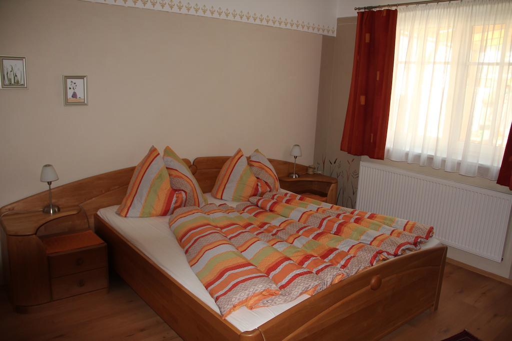 Apartamento Haus Resi Staatz Habitación foto