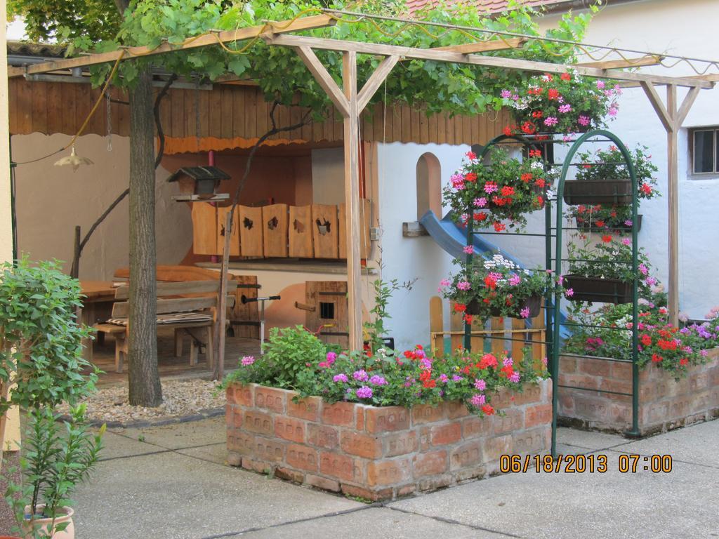 Apartamento Haus Resi Staatz Exterior foto