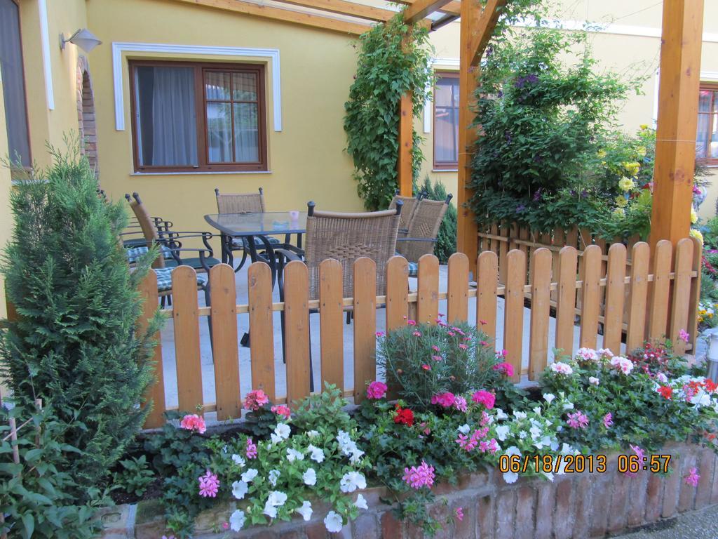 Apartamento Haus Resi Staatz Exterior foto
